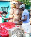 WalkerTayeDisneylandDec2011_004.jpg
