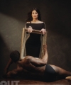 idina-menzel-in-a-jenny-packham-black-dress-with-crystal-details-and-naturalizer-black-pumps.jpg